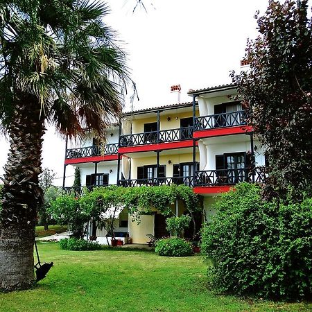 פסאקודיה Apartments Karpetis A Green Paradise מראה חיצוני תמונה