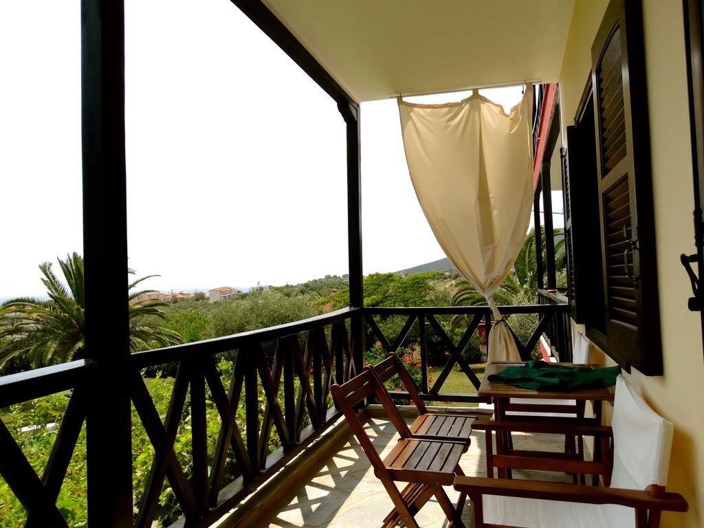 פסאקודיה Apartments Karpetis A Green Paradise חדר תמונה