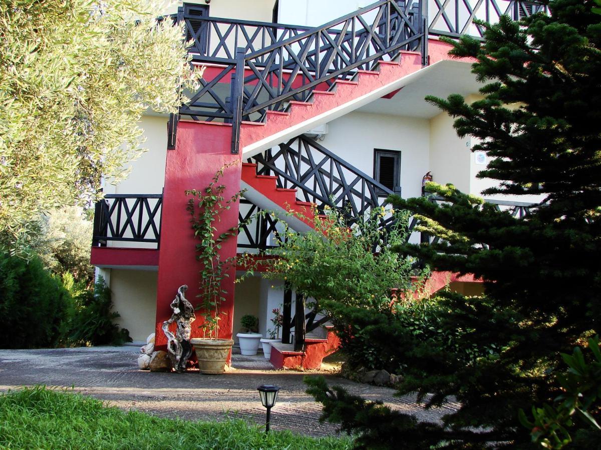 פסאקודיה Apartments Karpetis A Green Paradise מראה חיצוני תמונה