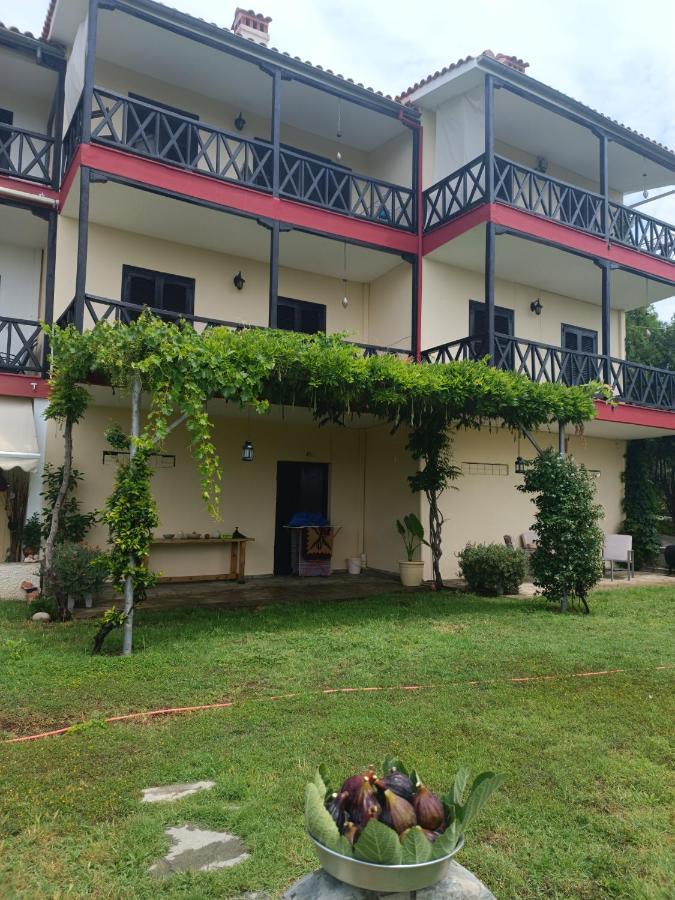 פסאקודיה Apartments Karpetis A Green Paradise מראה חיצוני תמונה