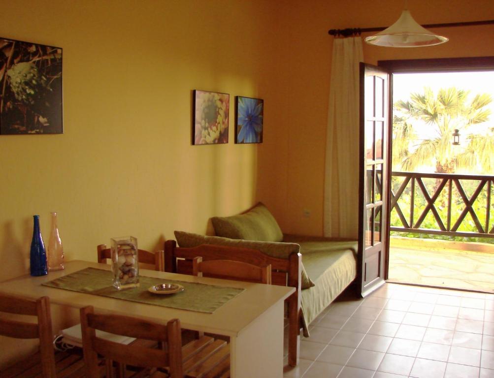 פסאקודיה Apartments Karpetis A Green Paradise חדר תמונה