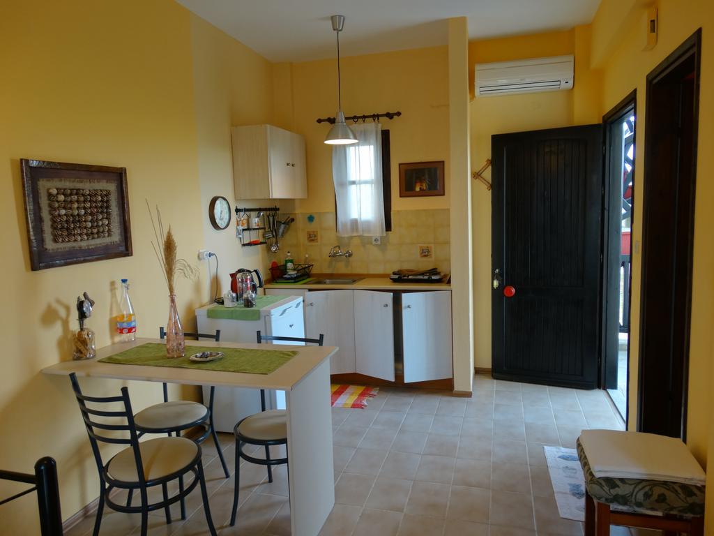 פסאקודיה Apartments Karpetis A Green Paradise מראה חיצוני תמונה