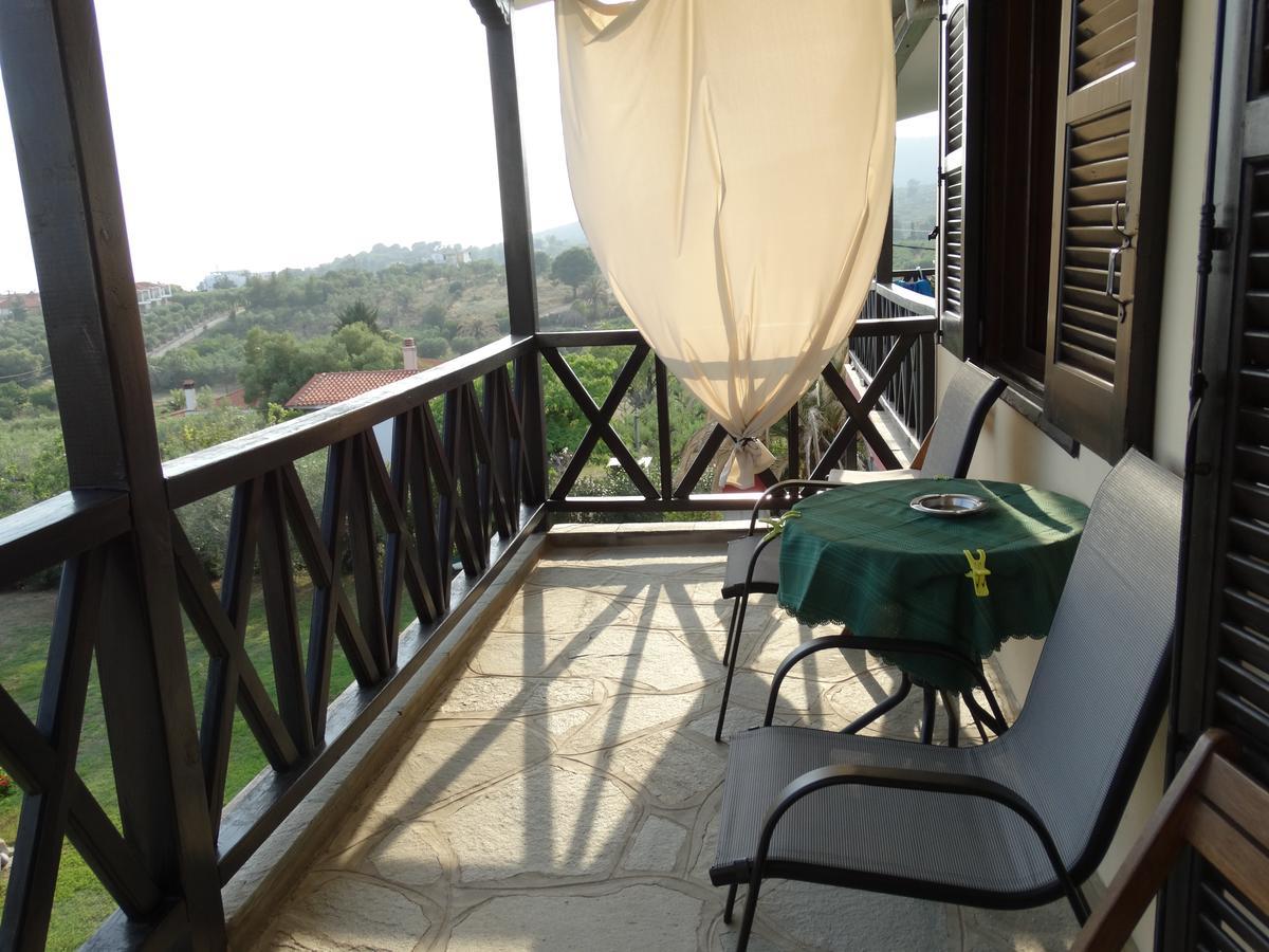פסאקודיה Apartments Karpetis A Green Paradise מראה חיצוני תמונה