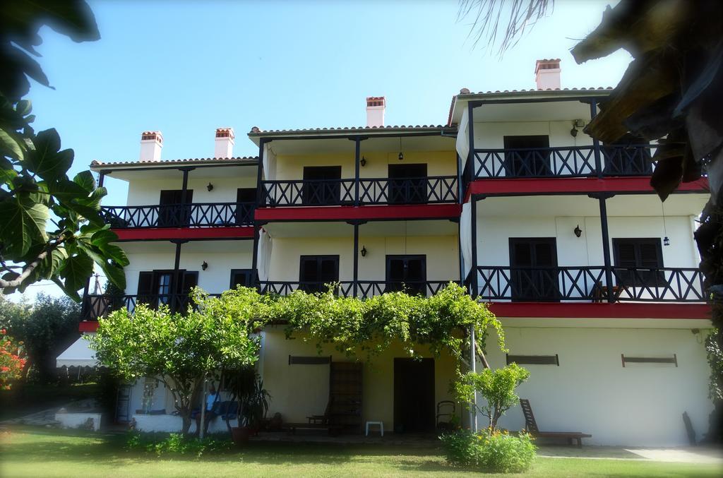 פסאקודיה Apartments Karpetis A Green Paradise מראה חיצוני תמונה