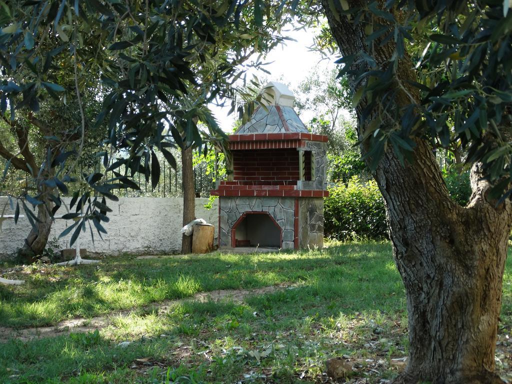 פסאקודיה Apartments Karpetis A Green Paradise מראה חיצוני תמונה